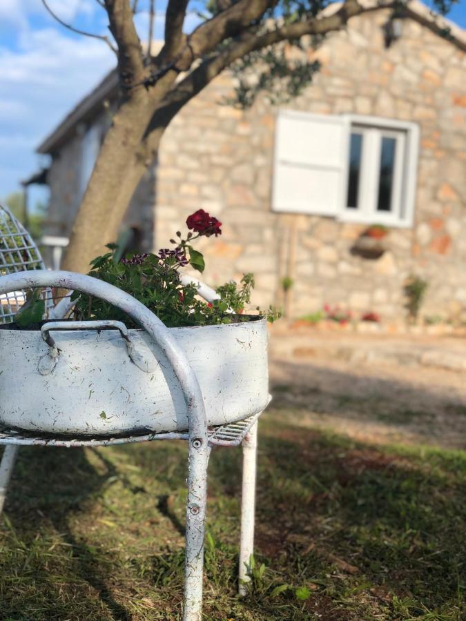 Cottage Rugonj Stari Grad  Zewnętrze zdjęcie