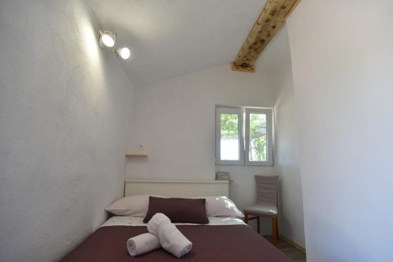 Cottage Rugonj Stari Grad  Zewnętrze zdjęcie